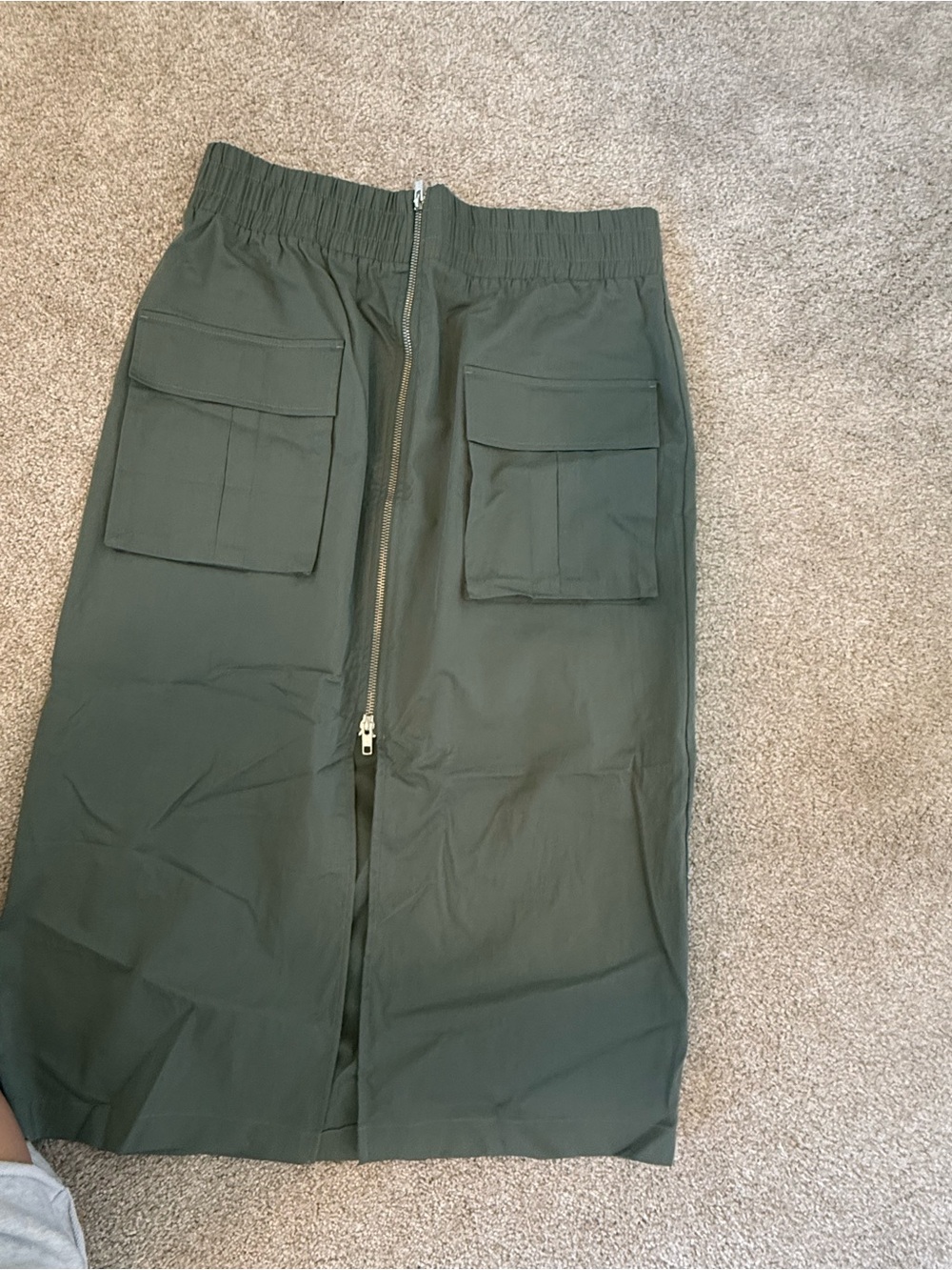 Abercrombie & Fitch Olive Green Cargo Shorts with Front Zip